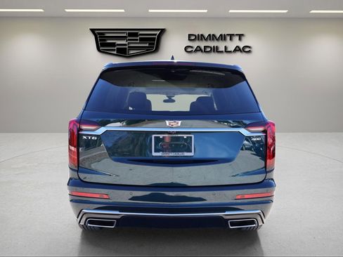 Certified 2025 Cadillac XT6 Premium Luxury image 4