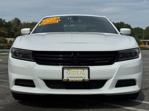 Used 2022 Dodge Charger SXT image 2