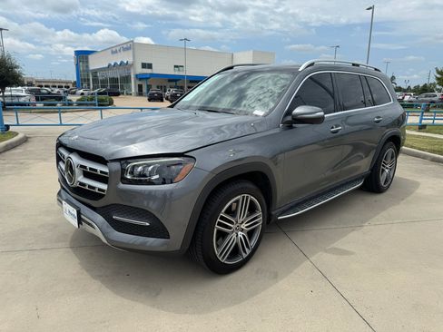 Used 2023 Mercedes-Benz GLS 450 4MATIC image 4