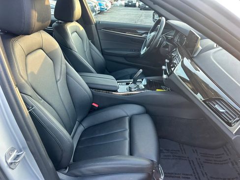 Used 2019 BMW 530i xDrive image 22