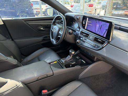 Certified 2025 Lexus ES 300h w/ Premium Package FWD image 41