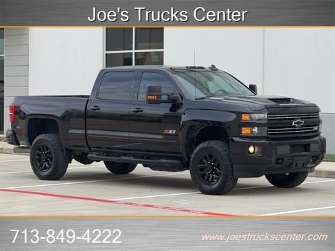 Used 2018 Chevrolet Silverado 2500 LT w/ Midnight Edition AWD/4WD image 7