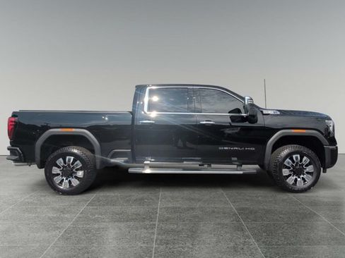 Used 2025 GMC Sierra 2500 Denali w/ Denali Reserve Package AWD/4WD image 6