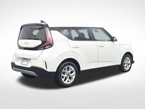 Used 2025 Kia Soul LX w/ LX Technology Package FWD image 6