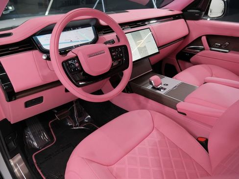 Used 2025 Land Rover Range Rover SE image 56