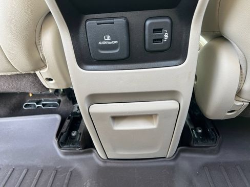 Used 2019 GMC Acadia Denali w/ Technology Package AWD/4WD image 16