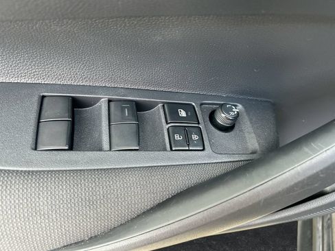 Used 2025 Toyota Corolla LE FWD image 12