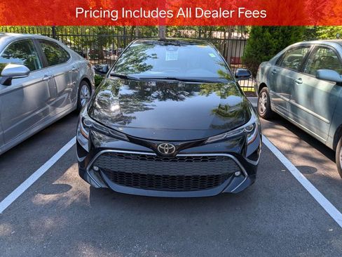 Certified 2020 Toyota Corolla XSE FWD image 2