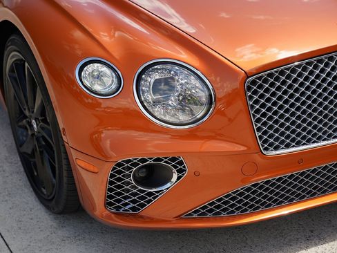 Used 2023 Bentley Continental GT Azure AWD/4WD image 13