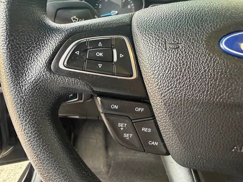 Used 2016 Ford Focus SE FWD image 22