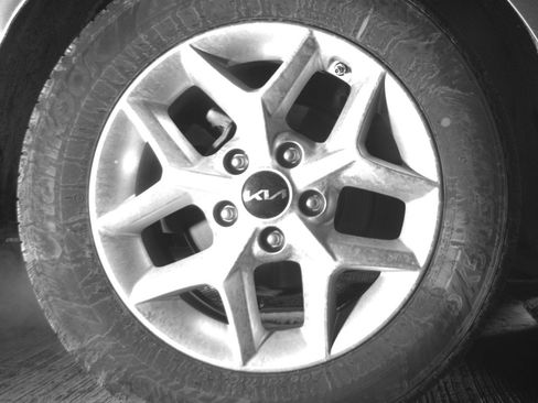 Used 2025 Kia Soul LX w/ LX Technology Package image 15