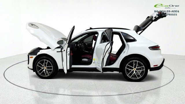Used 2024 Porsche Macan w/ Premium Plus Package AWD/4WD image 16