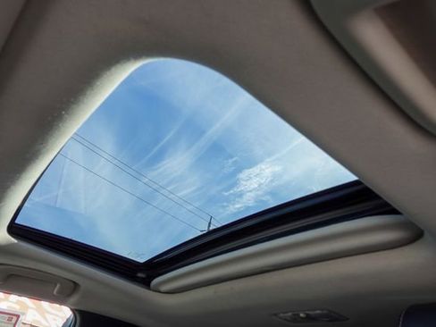 Certified 2022 Toyota Corolla XLE image 30