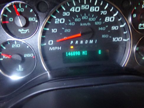 Used 2015 Chevrolet Express 2500 RWD image 26