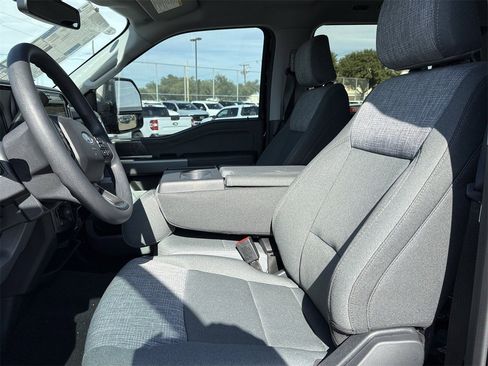 New 2026 Ford F250 XLT w/ XLT Premium Package image 40
