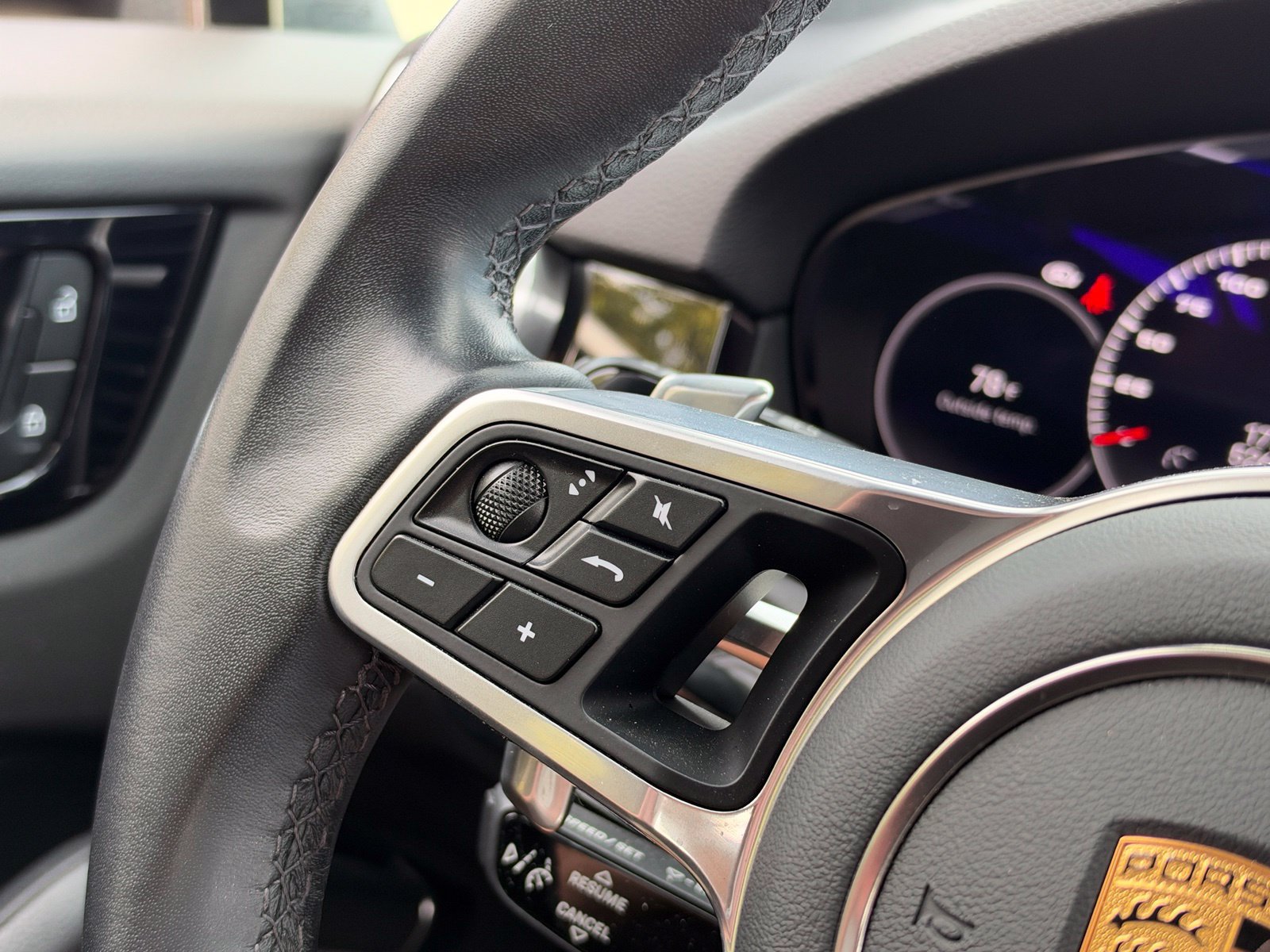 Certified 2023 Porsche Cayenne AWD/4WD image 23
