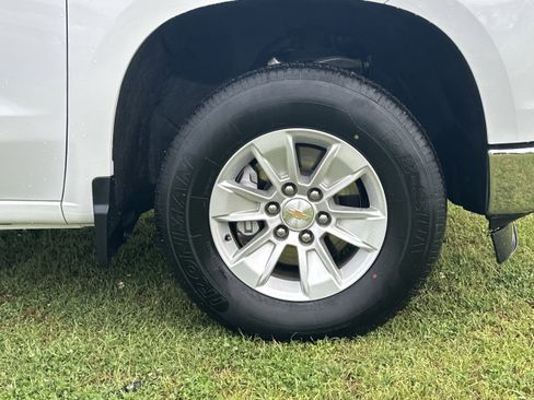 Used 2025 Chevrolet Silverado 1500 LT image 12