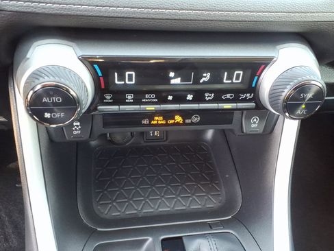 Used 2023 Toyota RAV4 XLE Premium FWD image 27