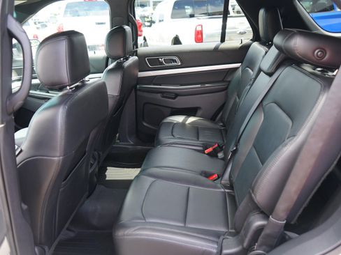 Used 2016 Ford Explorer XLT w/ Equipment Group 202A AWD/4WD image 14