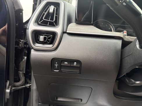 Used 2023 Kia Sorento S w/ Panoramic Sunroof Package image 12