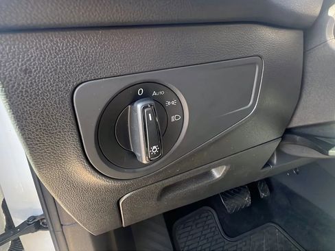 Used 2020 Volkswagen Tiguan S image 25