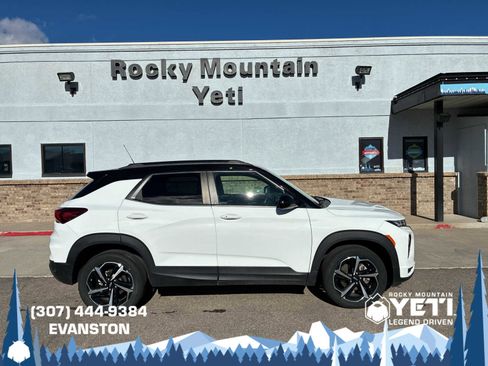 Used 2023 Chevrolet TrailBlazer RS w/ Convenience Package image 2