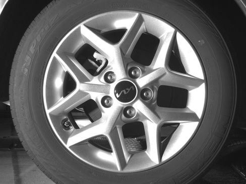 Used 2025 Kia Soul LX w/ LX Technology Package FWD image 20