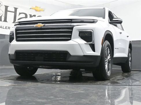 New 2026 Chevrolet Traverse LT w/ LPO, Floor Liner Package image 4