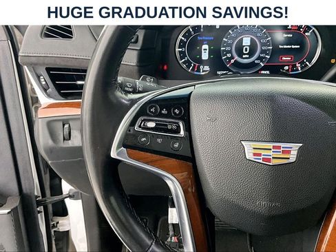 Used 2018 Cadillac Escalade Luxury AWD/4WD image 25