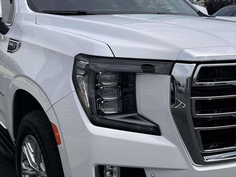 Used 2023 GMC Yukon SLT AWD/4WD image 12