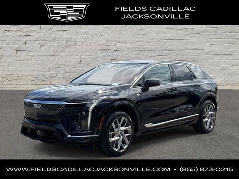 Certified 2025 Cadillac Optiq Luxury 2 w/ LPO, Floor Liner Package AWD/4WD image 1