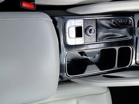 Certified 2022 Kia Telluride S image 14