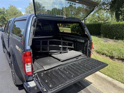Used 2019 Nissan Frontier PRO-4X AWD/4WD image 12