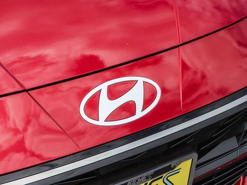 Certified 2025 Hyundai Elantra SEL FWD image 14