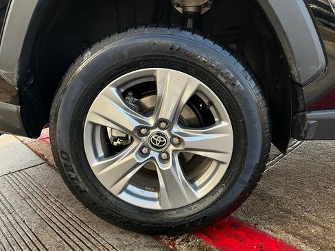 Used 2025 Toyota RAV4 XLE image 9