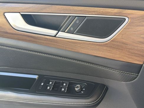Certified 2024 Volkswagen Atlas SE FWD image 17