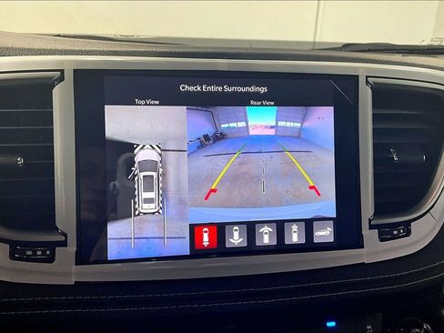 New 2026 Chrysler Pacifica Limited w/ S Appearance Package image 24