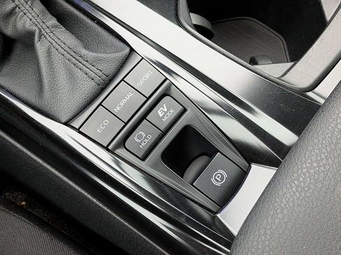 Used 2025 Toyota Camry LE FWD image 26