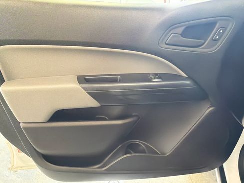 Used 2022 Chevrolet Colorado W/T RWD image 17