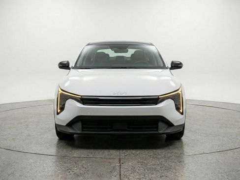 Used 2025 Kia K4 LXS FWD image 2