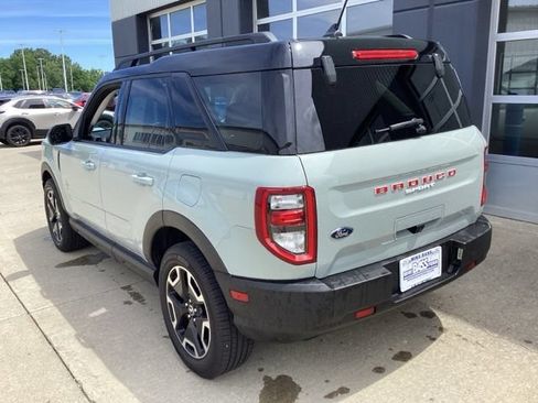 Used 2021 Ford Bronco Sport Outer Banks w/ Outer Banks Package AWD/4WD image 12