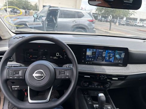 Certified 2026 Nissan Kicks SV w/ Charging Package FWD image 10