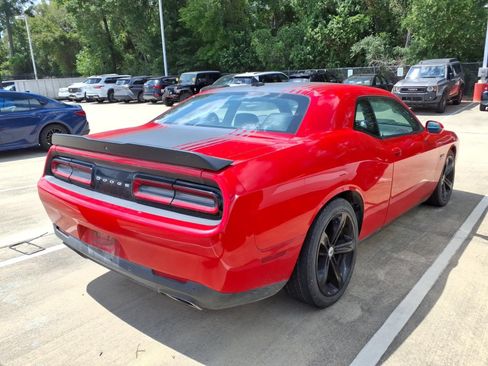 Used 2018 Dodge Challenger R/T Plus RWD image 9