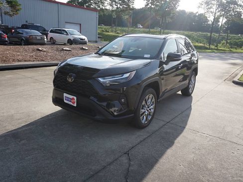 Used 2023 Toyota RAV4 XLE Premium FWD image 24
