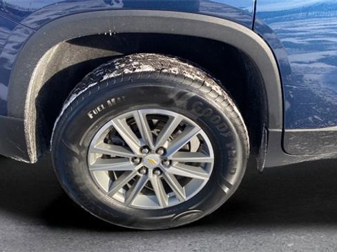Used 2023 Chevrolet Traverse LT image 21