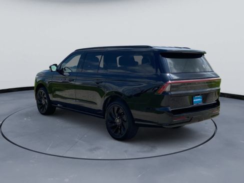 Used 2025 Lincoln Navigator L Reserve w/ Jet Appearance Package AWD/4WD image 13