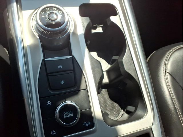 Certified 2023 Ford Explorer XLT w/ Equipment Group 202A AWD/4WD image 22
