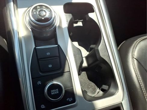 Certified 2023 Ford Explorer XLT w/ Equipment Group 202A AWD/4WD image 22