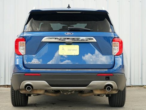 Used 2021 Ford Explorer Limited w/ Equipment Group 301A image 10