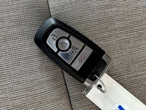 Used 2024 Ford Expedition XLT image 6